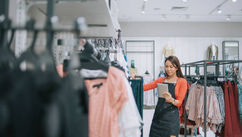 Why Fully Booked Experts Stay Financially Stuck and How a Boutique Model Changes Everything