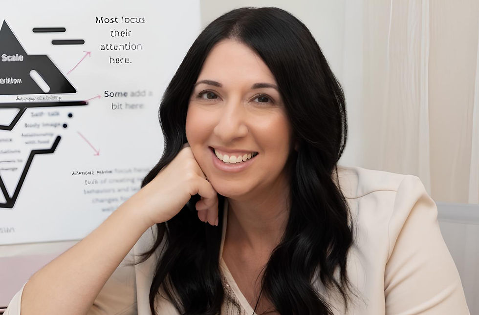A smiling photo of Lauren.