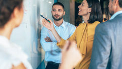 How to Build a Career Without a Box – The Power of Risk, Pivoting and Purposeful Growth