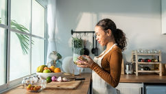 Why GLP-1 Drugs Silence Food Noise, But They Don’t Change How You Eat