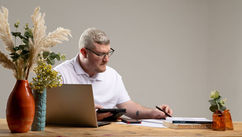 Chronic Illness Coach Empowering Resilience & Well-Being In Norfolk – Interview With Nick Bates
