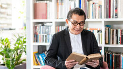 The Hidden Power of Everyday Stories in a Noisy World
