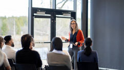 Legacy vs. Vision – Why Future-Focused Leaders Inspire Trust and Action