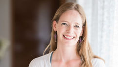 Transformed Public Speaking With Yoga – Exclusive Interview With Ellie Smith