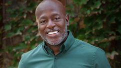 Why The Best Leaders First Examine And Lead Themselves – Interview With Derrick Love