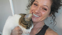 7 Steps to Get Your Kitty All Gooed Out – The Science of Why Calm Is Contagious