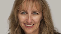 From Trading Floors to Empowering Future Female Leaders – Interview With Jacqueline Frost