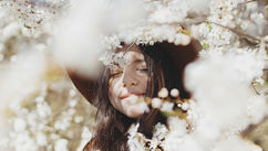 How to Deal with Uncomfortable Emotions and Create Emotional Freedom