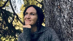 Find Ease and Presence Within – Exclusive Interview with Jyllin of Holistic Liberation