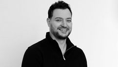 The Power of Mindset and Innovation – Exclusive Interview with Tan Chrissis