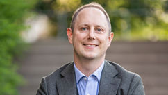 Inspiring Surrogacy Journeys and Support for Rainbow Families – Interview with Bryan McColgan
