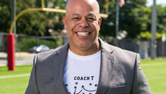 How Football Principles Transform Hospitality Teams – An Interview with Angel Torres Jr. 