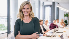 How Women Around 50 Use Their Hidden Brain Advantage to Think Smarter and Lead Stronger