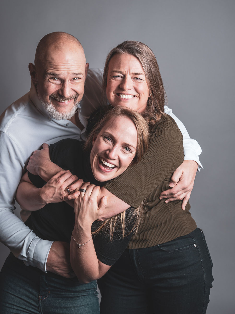 Dr. Jason Shields, Siv Jøssang Shields & Marit Tyssedal Gabrielsen