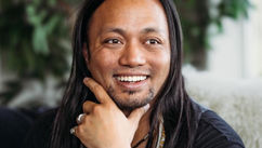 Exclusive Interview With Oliver Niño, Renowned Energy Healer And Spiritual Activation Expert
