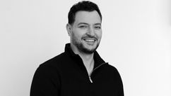 Why the Most Successful People Think Differently – Exclusive Interview With Tan Chrissis