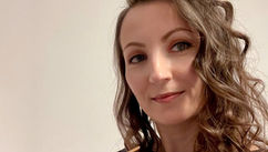 Transform Your Life With Clinical Hypnotherapy – Exclusive Interview With Eszter Noble