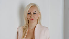 Empowering Women In Leadership Through Luxury Fashion – Interview With Lisa Joans