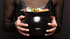 It's Just A Bunch Of Hocus Pocus – How To Cast A Spell In The Bedroom