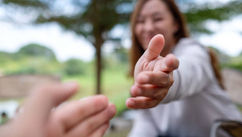13 Body Language Blunders That Make You Look Bad