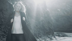 Interview with Jo Warwick on Glitches to Gold and Transforming Women’s Money Mindset